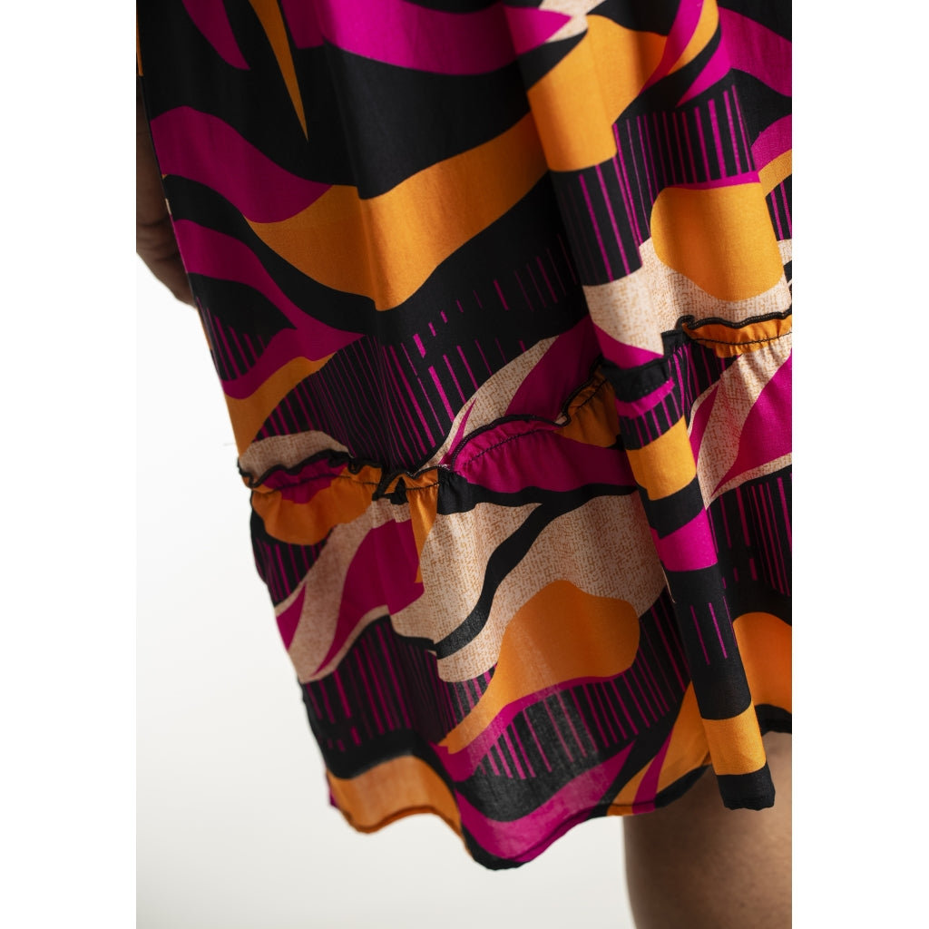 Studio SJeanett Dress Dress Black pink and orange stripes