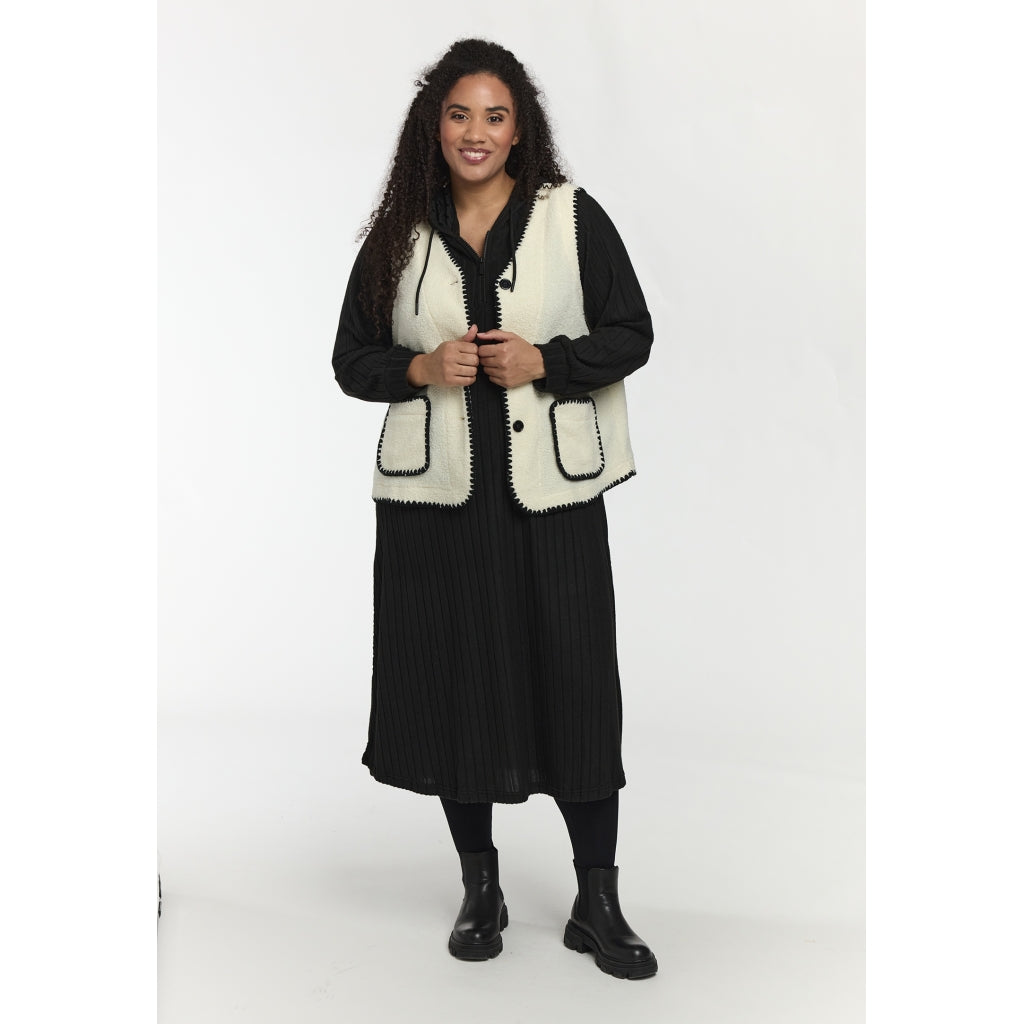 Studio SElina Vest Vest Off-white with black