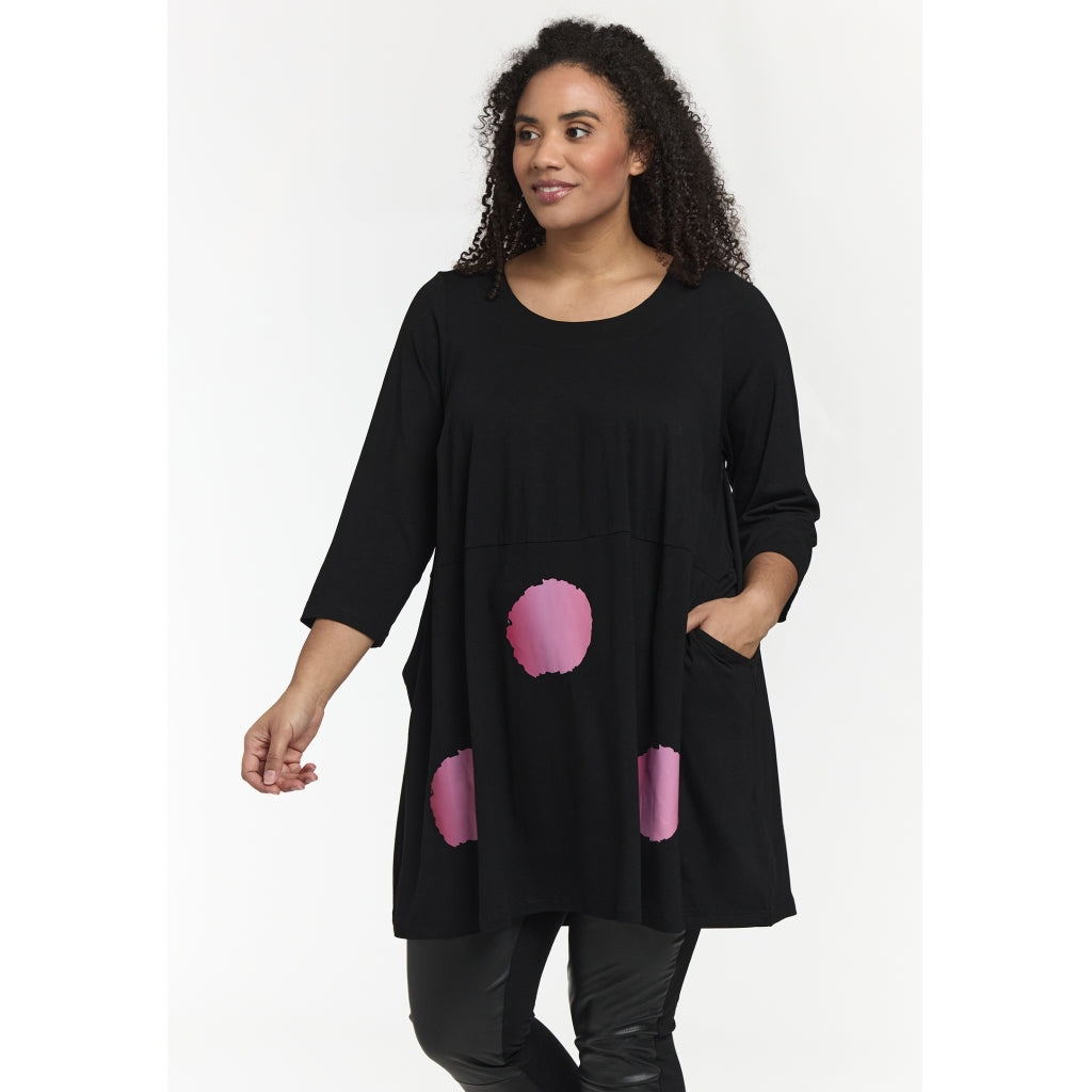 Studio SRonja Tunic Tunic Black with Pink